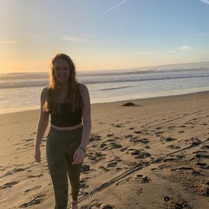 Meet your Posher, Lauren